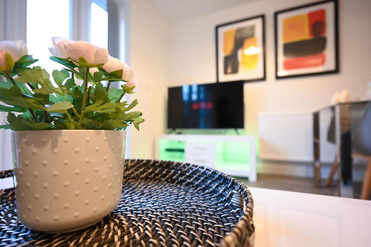 Luxury 4 Bed House With Gated Parking In The Heart Of Birmingham! Daire Dış mekan fotoğraf