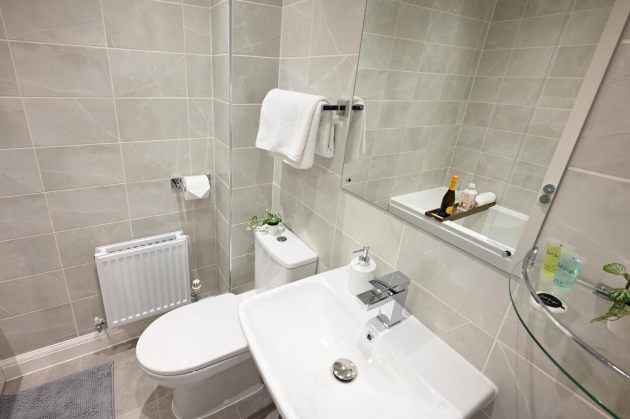 Luxury 4 Bed House With Gated Parking In The Heart Of Birmingham! Daire Dış mekan fotoğraf