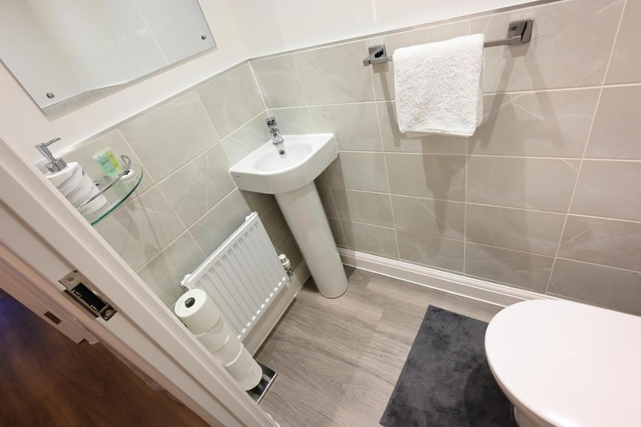Luxury 4 Bed House With Gated Parking In The Heart Of Birmingham! Daire Dış mekan fotoğraf
