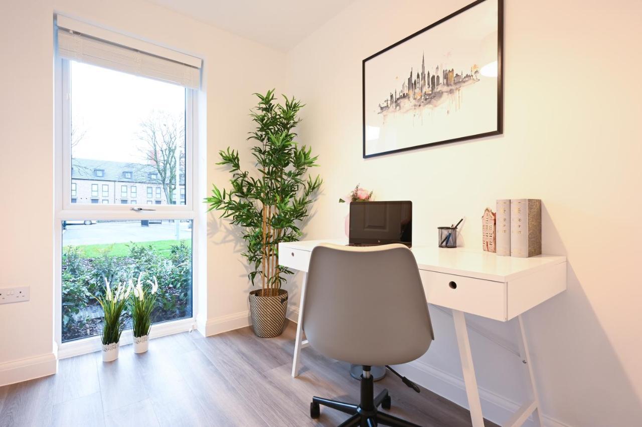 Luxury 4 Bed House With Gated Parking In The Heart Of Birmingham! Daire Dış mekan fotoğraf