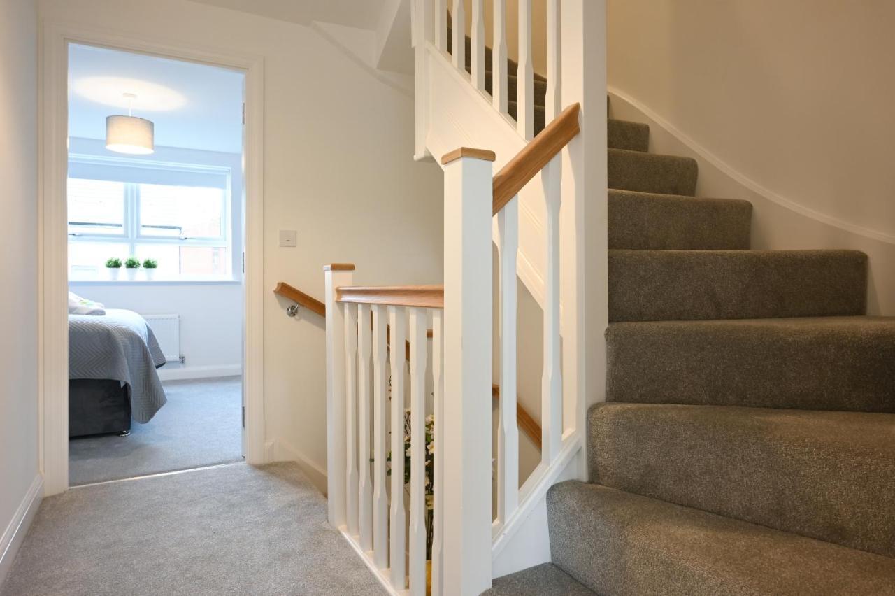 Luxury 4 Bed House With Gated Parking In The Heart Of Birmingham! Daire Dış mekan fotoğraf